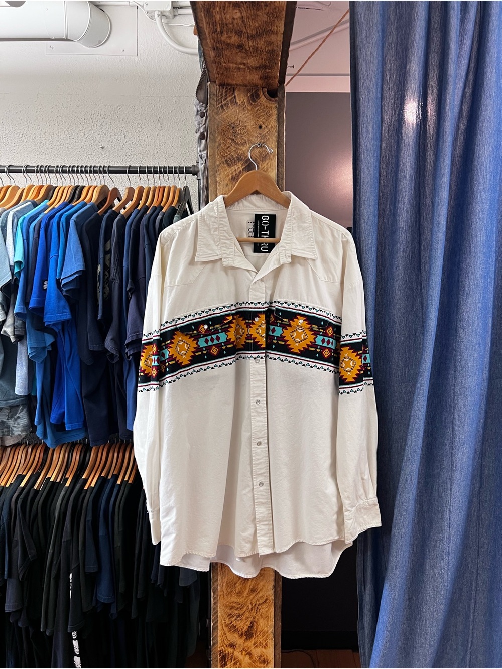 Vintage Ash Creek White Western Patterned Button Up shirt